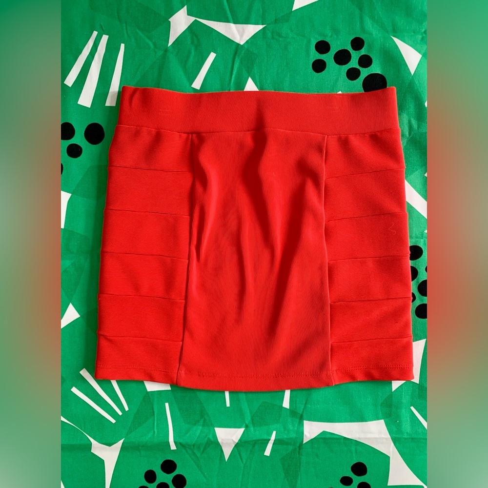H&M Red Bandage Mini Skirt Bodycon Statement Bold Color Size 8